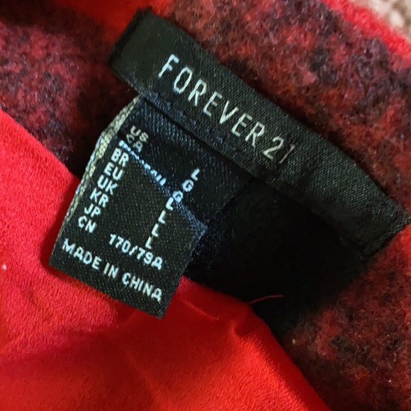 Plaid skirt with buckles - Picture 3 of 3